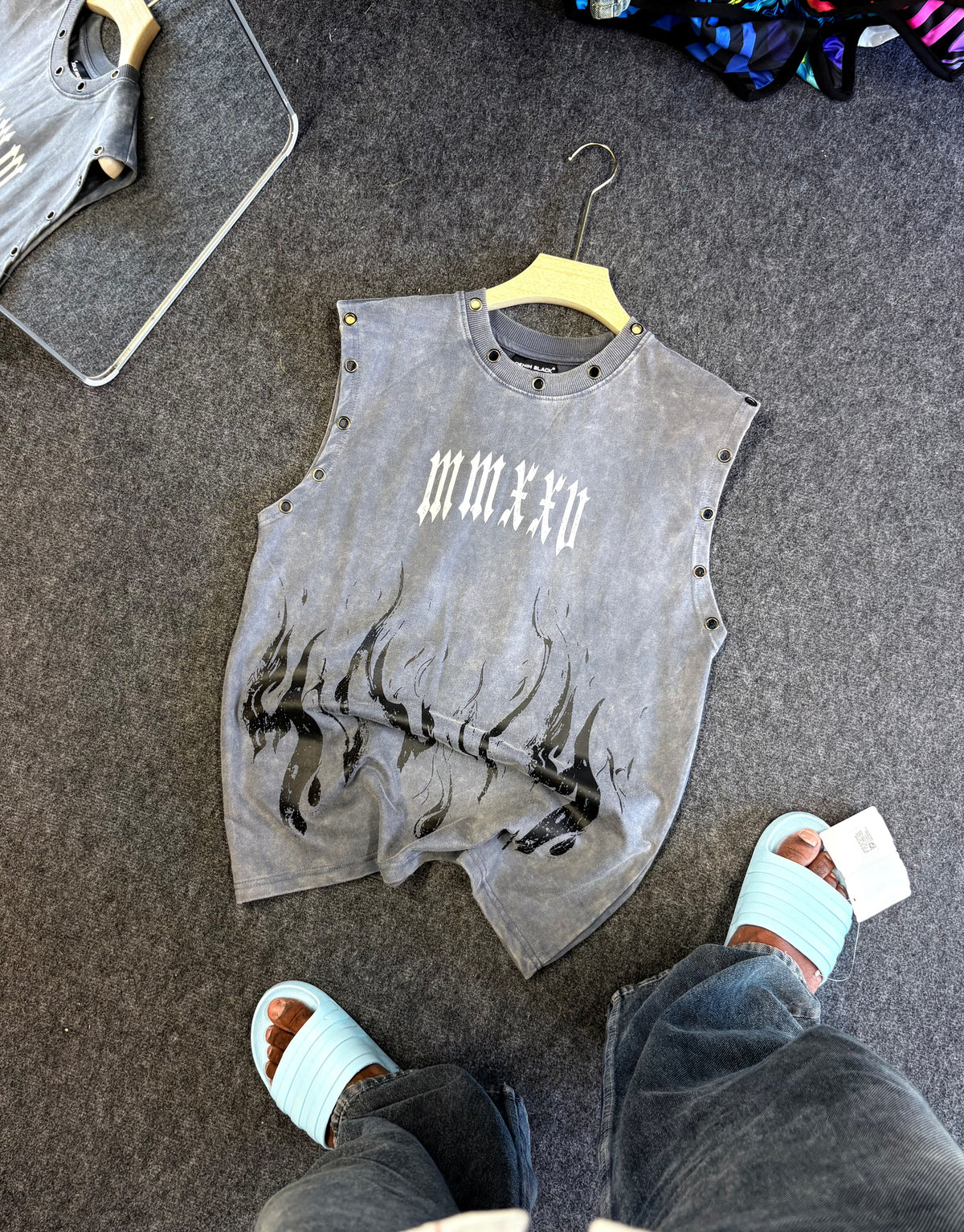 IMP SLEEVE LESS TEE'S